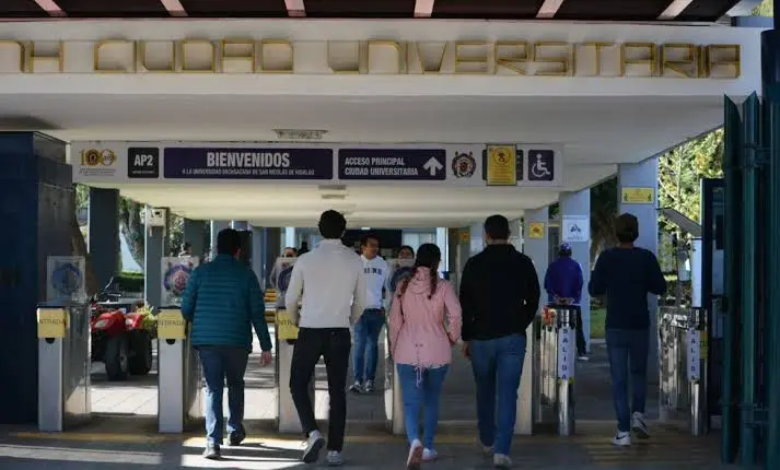 Continua el proceso de inscripción al ciclo escolar 2025-2026 de la UMSNH