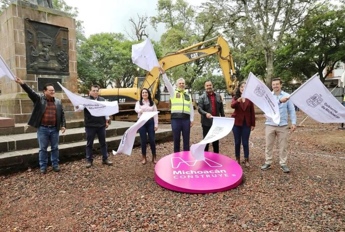 Continúa transformación de Pátzcuaro; inicia Bedolla restauración de plaza Gertrudis Bocanegra