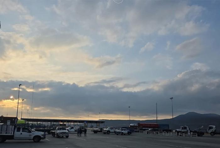 Continúa un bloqueo carretero en Michoacán y otro en Guanajuato