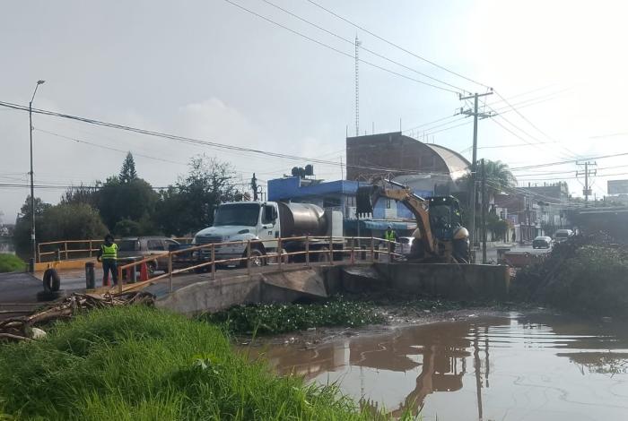 Continúan trabajos de desazolve del Dren Barajas