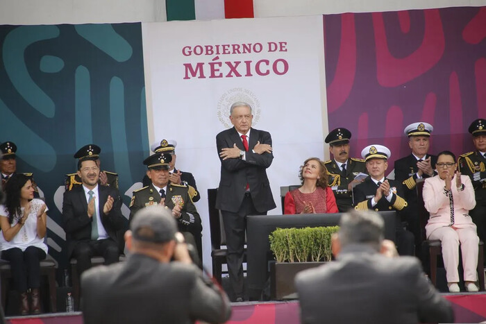 Controversias en los desfiles cívico-militares de CDMX durante gobierno de AMLO