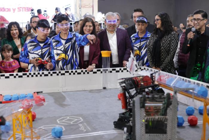 Convoca Bedolla a jóvenes michoacanos a crear red social 100 % mexicana