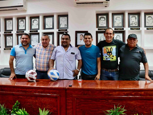 Convocan a Jóvenes Futbolistas para Formar Selectivo