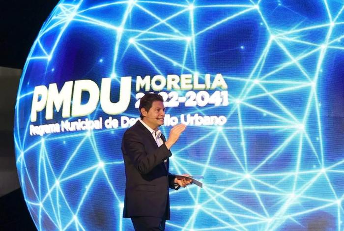 Costó informe de Alfonso Martínez 1.9 mdp; esfera es parte de otra obra