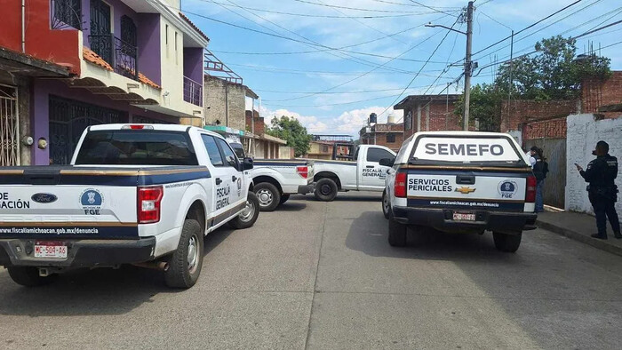 Criminales asesinan a motociclista y “levantan” a su acompañante, en Uruapan