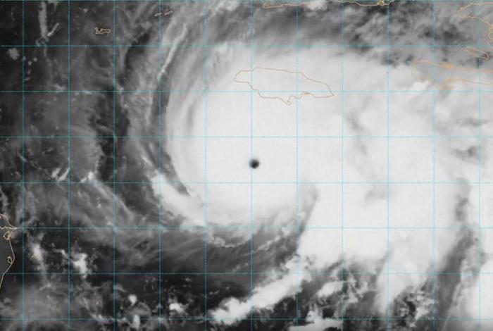 Cuba decreta la fase de "alarma" para sus provincias orientales por el huracán Melissa