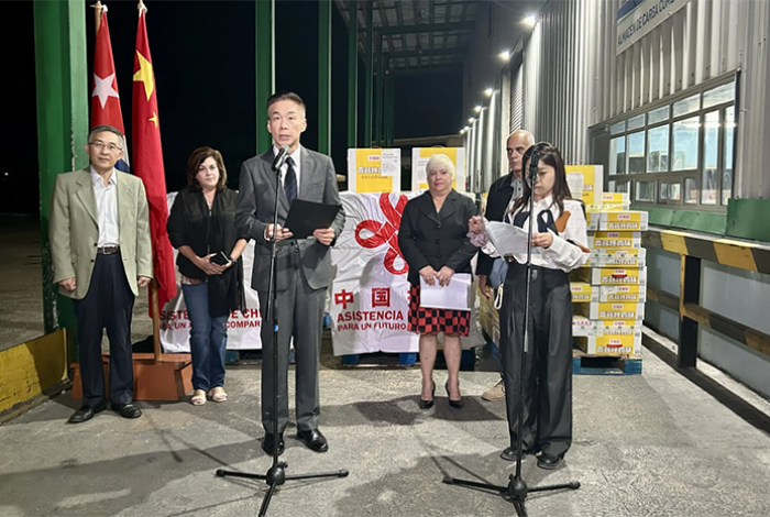 Cuba recibe un primer cargamento de alimentos desde China para los afectados por Melissa