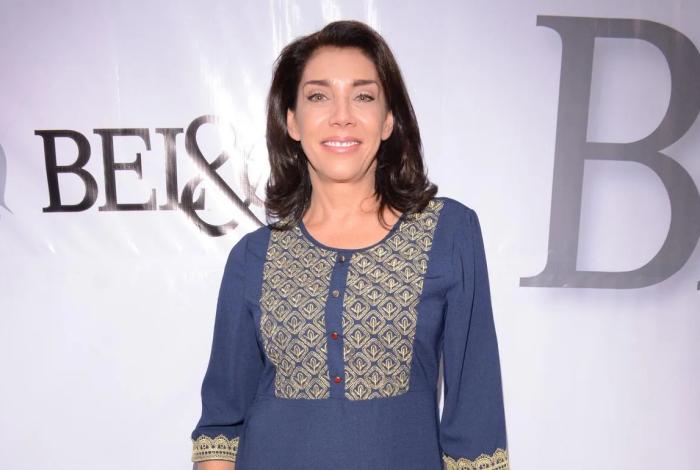 Cynthia Klitbo habla sobre Karol G y su video Tropicoqueta