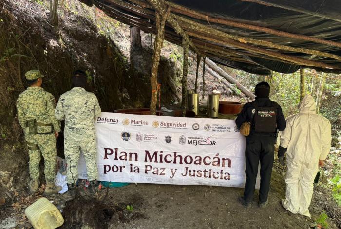 D3struyen n4rcolab0ratorio en Villa Mader