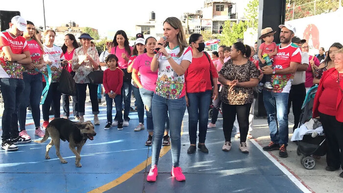 Daniela de los Santos aboga por seguridad infantil en campaña por Distrito 17 de Morelia