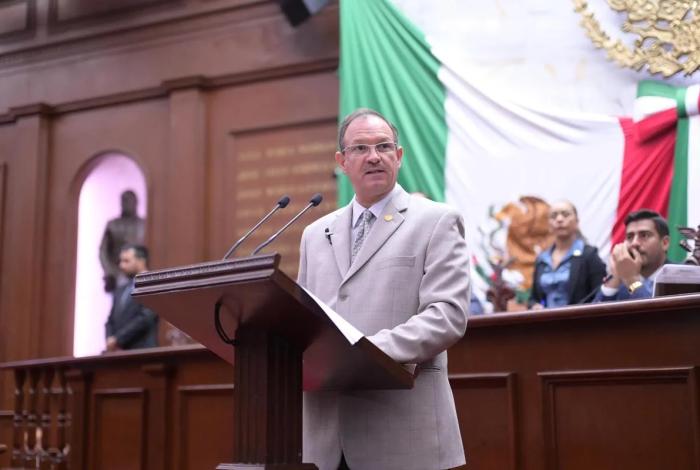 David Martínez presenta iniciativa de reforma de ley para fortalecer la prevención de la discriminación