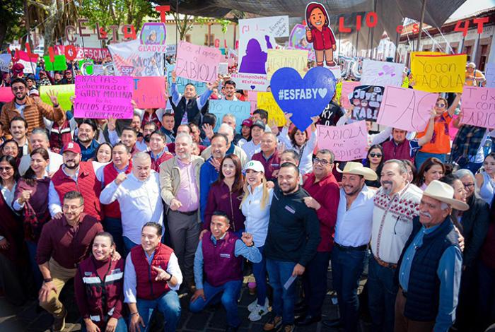 Dayana Pérez acompaña en la entrega de Programas para el Bienestar en Michoacán