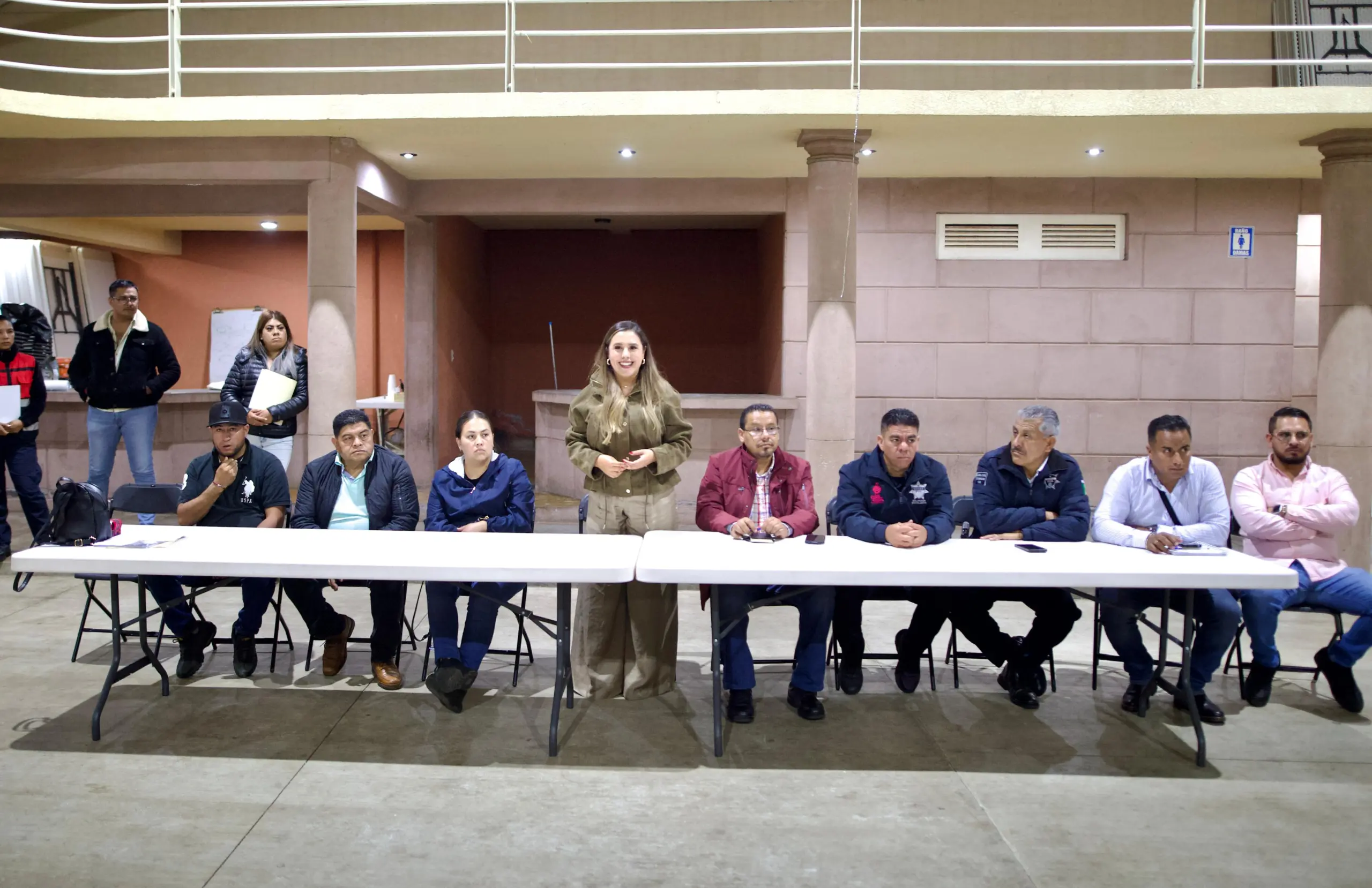 Dayana Pérez fortalece a los muebleros de Opopeo con entrega de licencias de funcionamiento