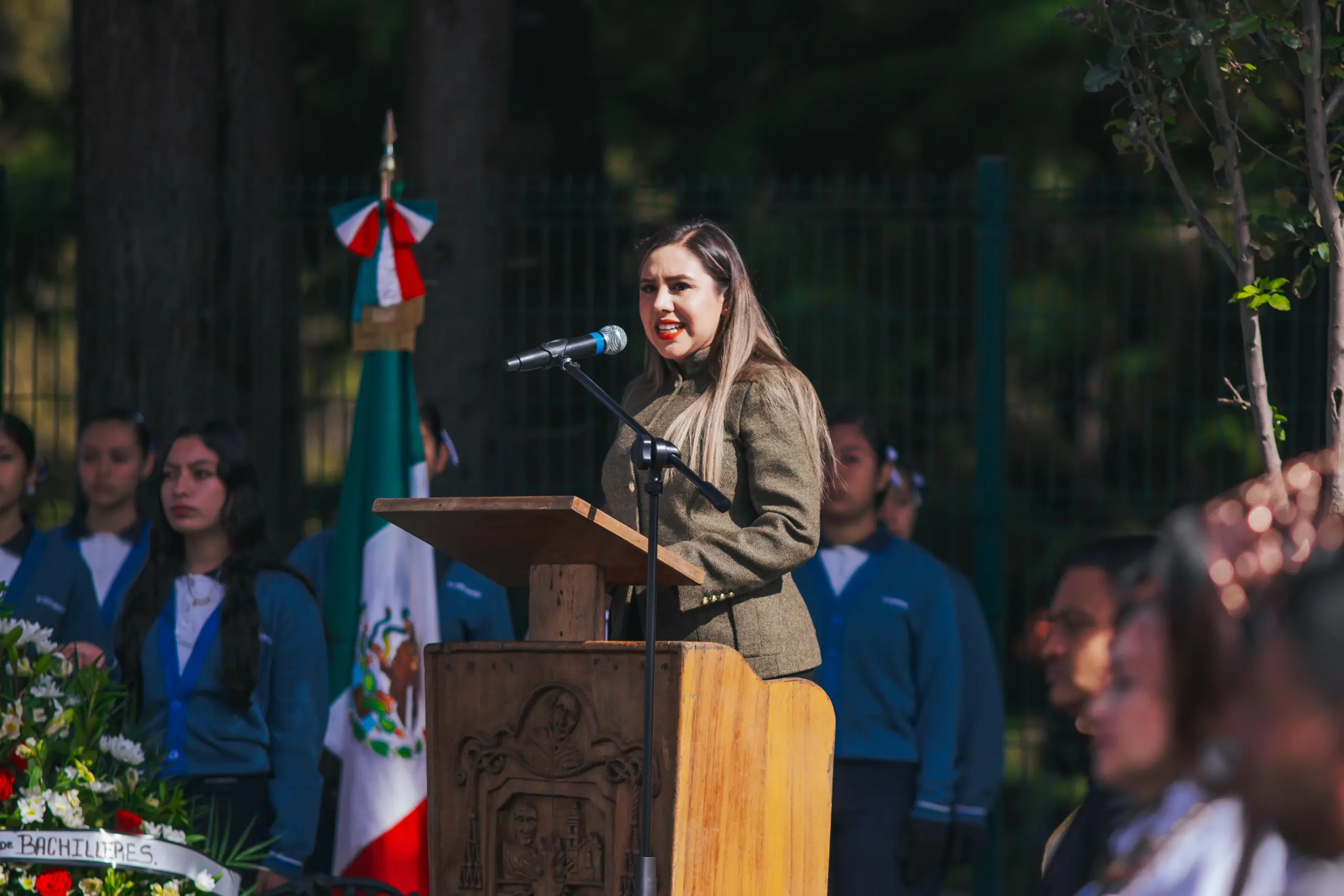 Dayana Pérez Mendoza encabeza homenaje a los Niños Héroes en Salvador Escalante