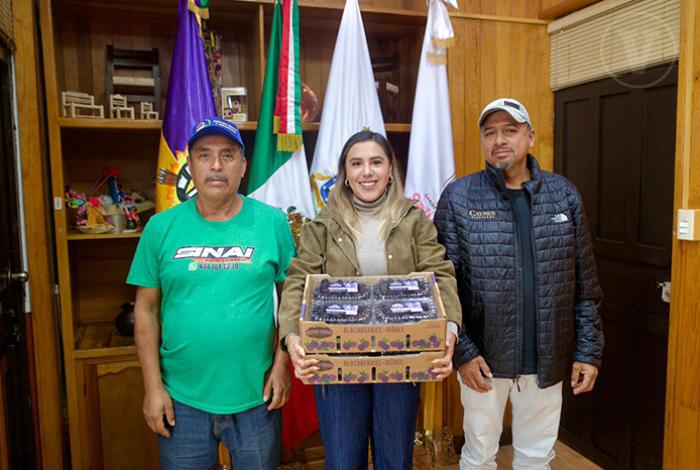 Dayana Pérez Mendoza fortalece el diálogo con representantes ejidales de Santa Rosa