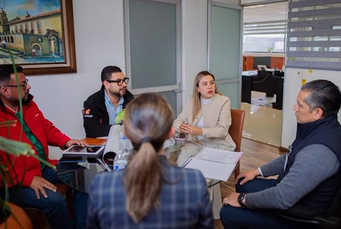 Dayana Pérez Mendoza fortalece coordinación con la CFE para garantizar el éxito de la 60 Feria Nacional del Cobre Martillado 2026