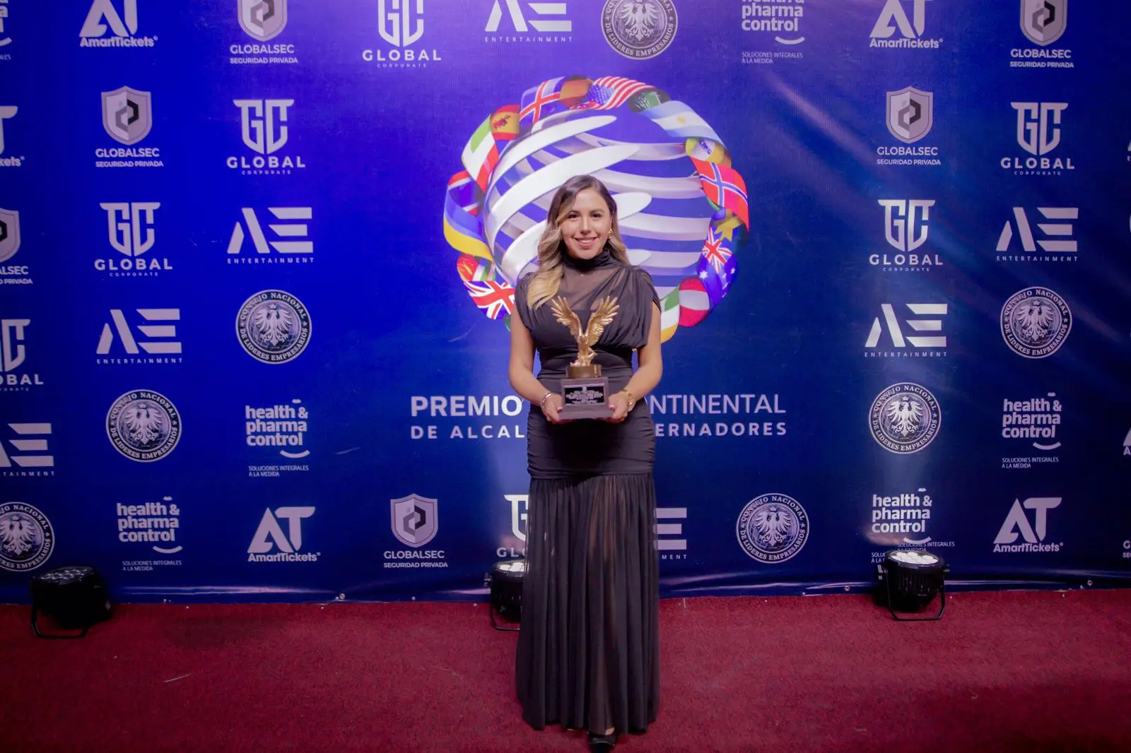 *Dayana Pérez recibe Premio Intercontinental por impulso al patrimonio cultural de Salvador Escalante*