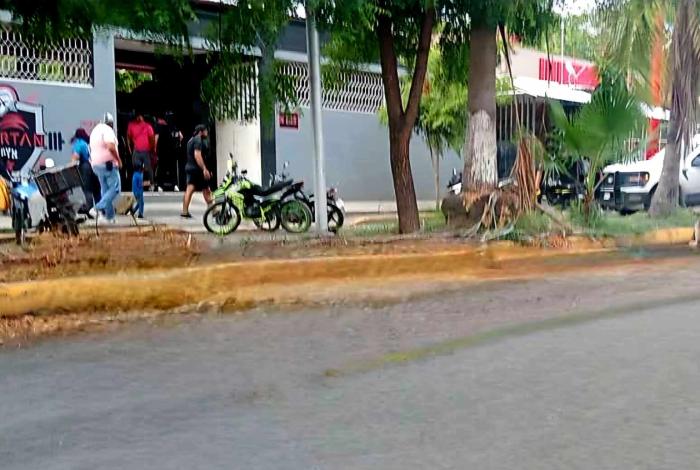 De diez balazos privan de la vida a mujer trans, gimnasio de Apatzingán