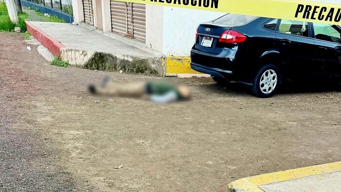 Delincuente asalta Banco Azteca y roba dinero en efectivo a cuentahabiente en Zacapu