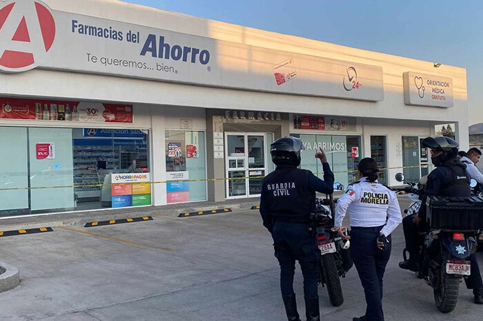 Delincuente asalta sucursal de Farmacias del Ahorro en Morelia