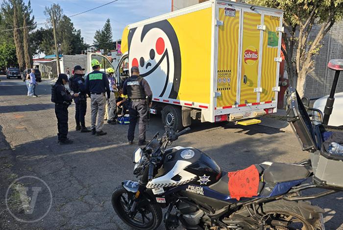 Delincuentes asaltan a repartidor de Sabritas y le abren la cabeza de un cachazo, en Zamora