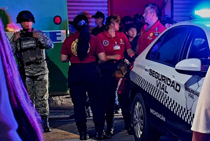 Delincuentes atacan a un adolescente y lo dejan herido de bala, en el Centro de Apatzingán