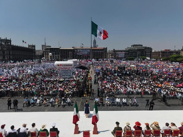 DEMOSTRAMOS QUE EL PUEBLO DE MÉXICO ES MUCHA PIEZA; JUNTAS Y JUNTOS SOMOS MÁS: PRESIDENTA CLAUDIA SHEINBAUM ANTE MILES DE MEXICANOS Y MEXICANAS EN EL ZÓCALO