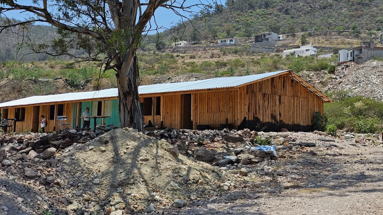 Denuncian abandono, vandalismo y falta de seguridad en el Telebachillerato 221