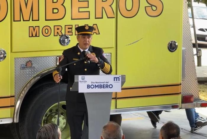 Denuncian bomberos de Morelia carencias de equipo esencial para realizar su labor
