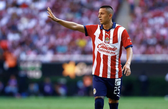 #Deportes  | Monterrey va por el Pijo Alvarado y Chivas abre la puerta para negociar