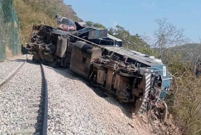 Descarrila Tren Interoceánico en Oaxaca con 241 pasajeros a bordo