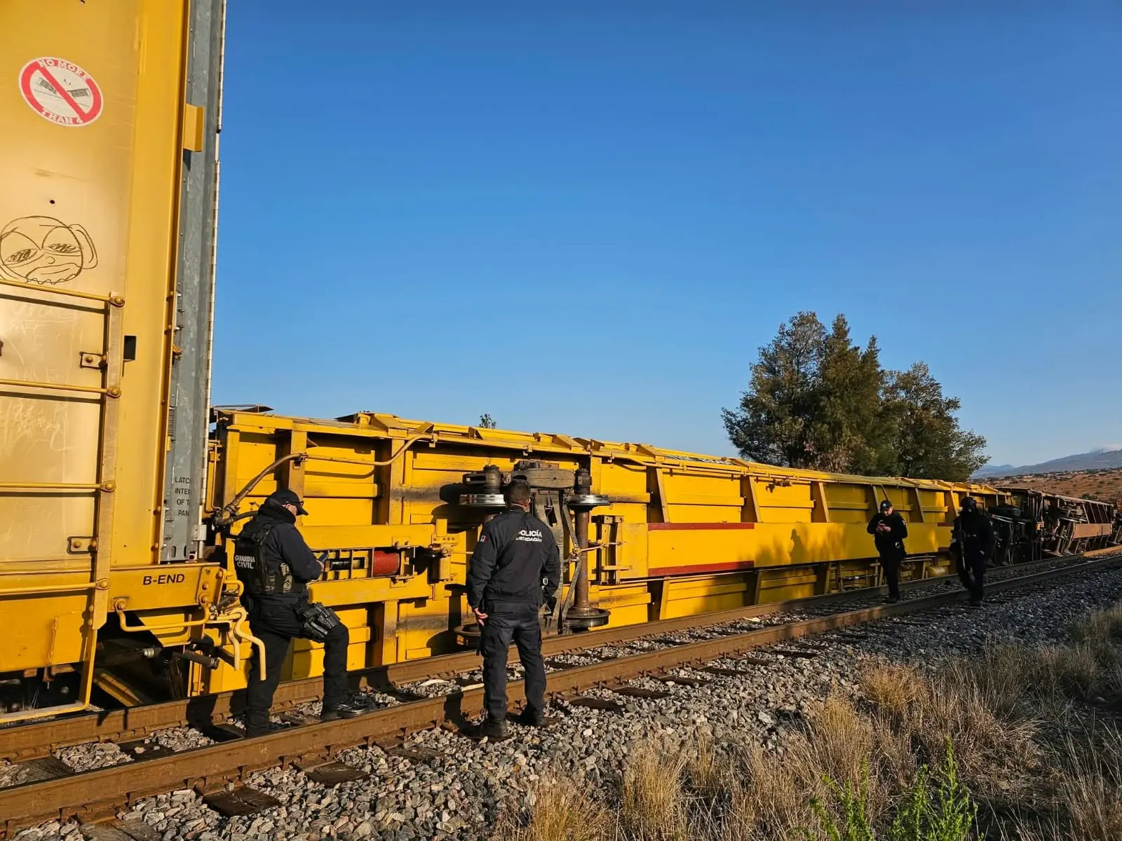 Descarrilan vagones de tren en Maravatío