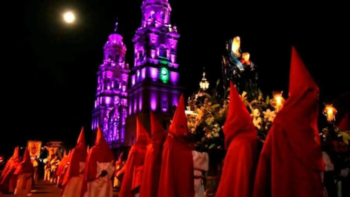 Descubre las emblemáticas procesiones del silencio de Michoacán