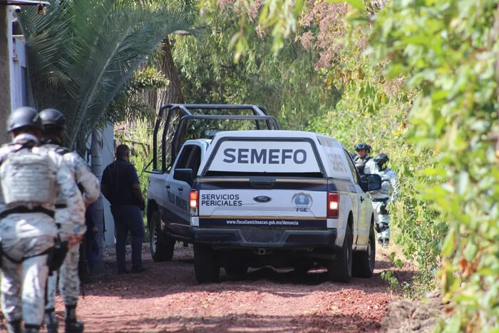 Descubren cadáver calcinado con heridas de bala en Jacona