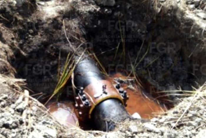 Descubren toma clandestina para r0b4r combustible en Cuitzeo