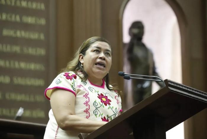 Desde el pleno, Belinda Iturbide exhorta a la FGE para que se atienda a personas víctimas de estafas bancarias telefónicas y digitales