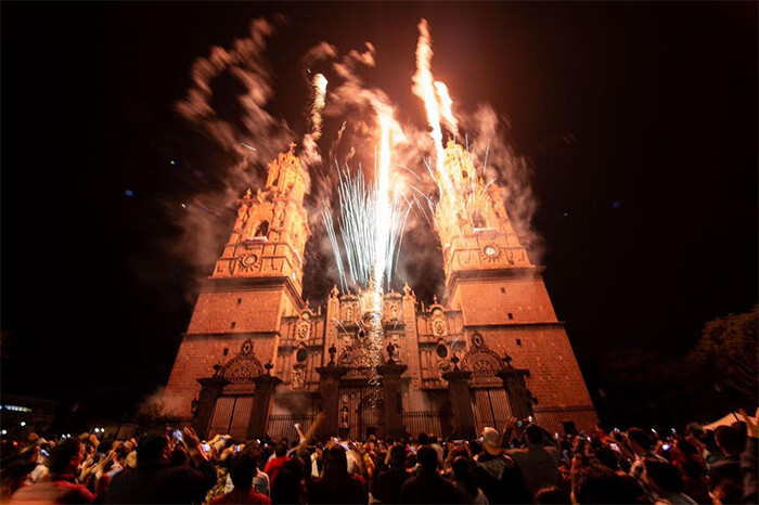 Desde este sábado, encendido de la Catedral y Videomapping de Morelia tendrán temática navideña