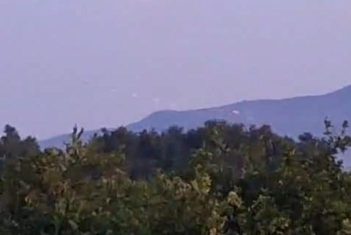 Desde helicóptero artillado Ejército se enfrenta con criminales en Buenavista Tomatlán