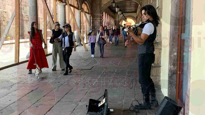 Desde los 10 años hago música y ahora con esto pagos mis estudios: Violinista moreliano