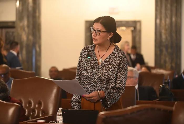 Desde Michoacán, senadora de Illinois llama a migrantes a defender sus derechos