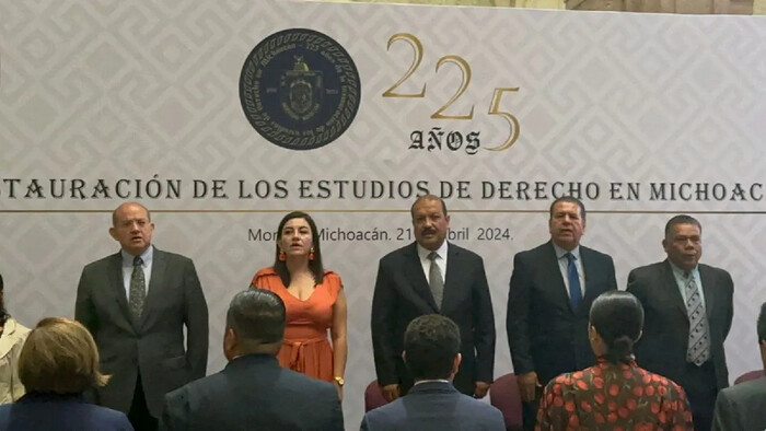 Desdeña Yarabí aniversario de Derecho, ni representantes de rectoría envió