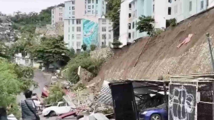 Deslave en cerro de Acapulco por huracán ‘John’ deja 200 viviendas en riesgo