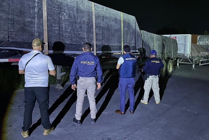 Desmantelan bodega en salida a Salamanca donde guardaban tractocamiones y vehículos robados en la Siglo XXI