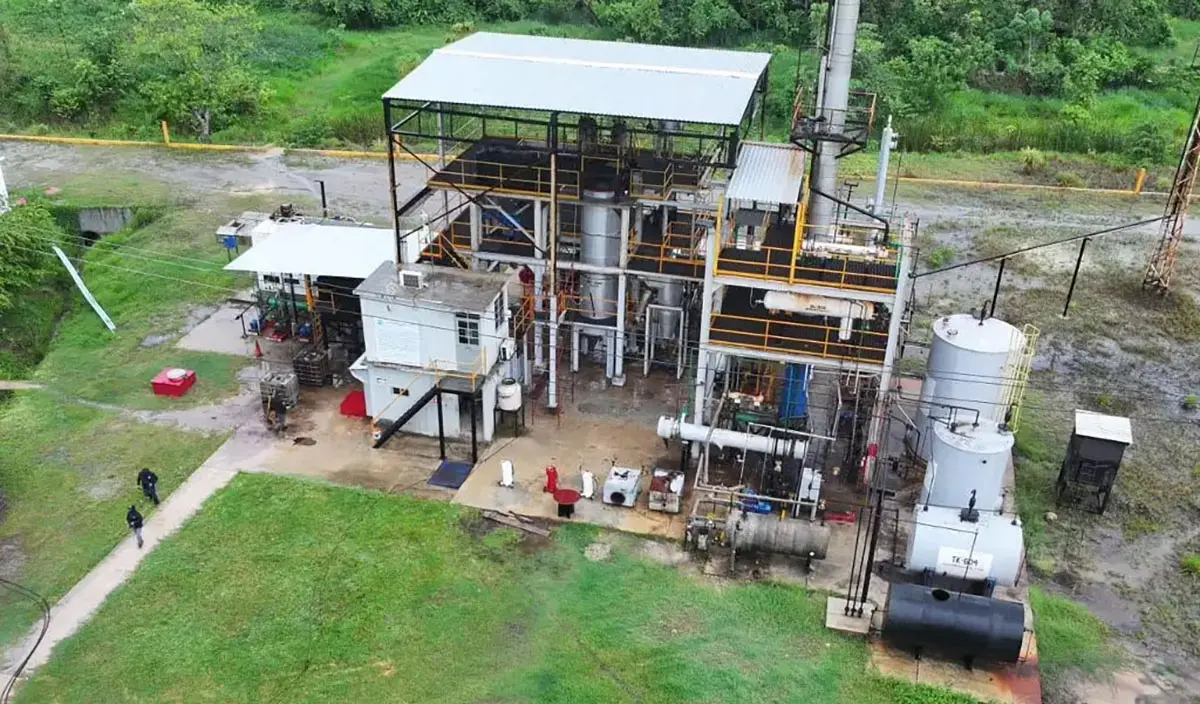 Desmantelan “refinería” clandestina en Veracruz; aseguran 500 mil litros de “huachicol”