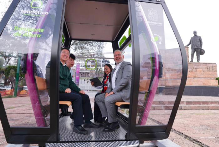 Destaca Bedolla impacto del teleférico y Morebús en Morelia tras recorrido con el embajador de China