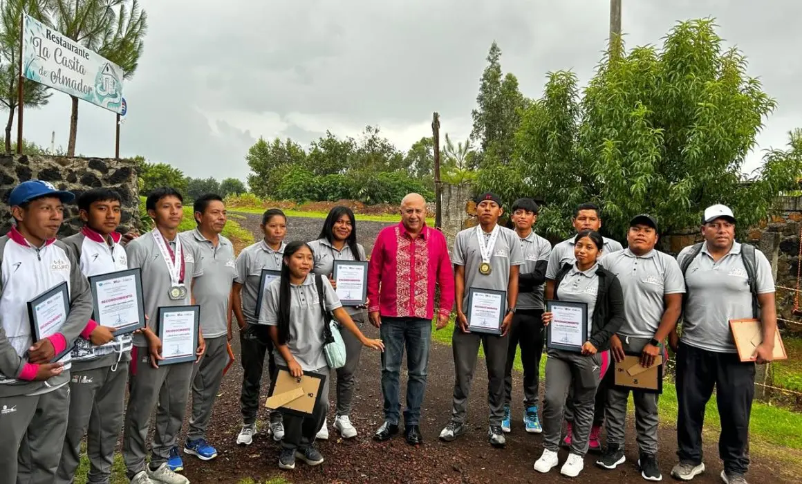 Destacan deportistas de Urandén en Olimpiada Nacional