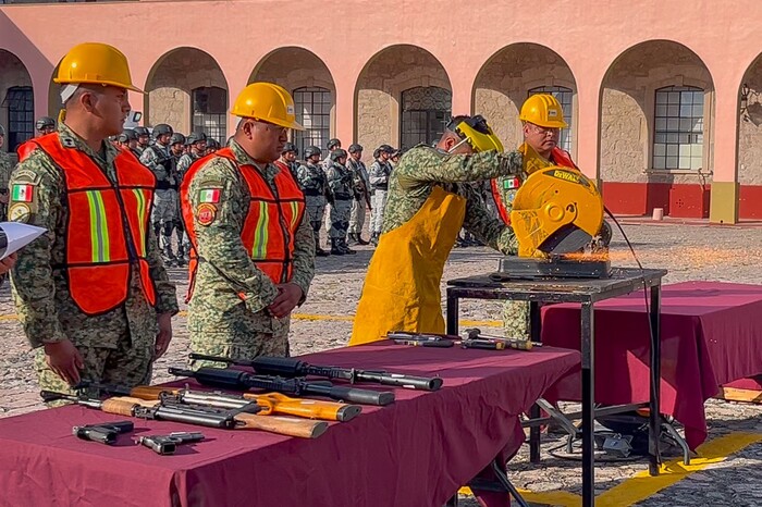 Destruyen armamento decomisado en la 21/a. Zona Militar de Morelia