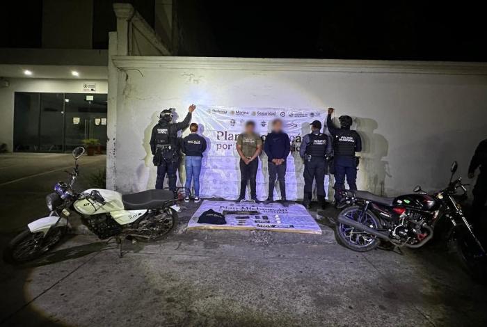 Deti3nen a dos hombres con dr0gas, arm4 y motocicletas irregulares, en Uruapan