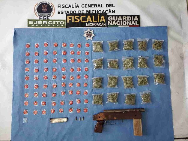 Detiene FGE a 7 personas con droga y autos robados