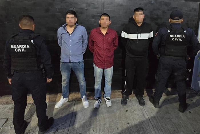 Detienen a 3 presuntos implicados en atentados a bares de Morelia; estaban armados